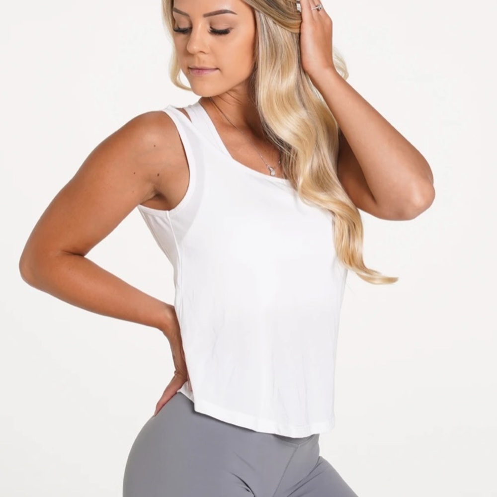 NWT!! NVGTN white flow tank - Picture 2 of 2